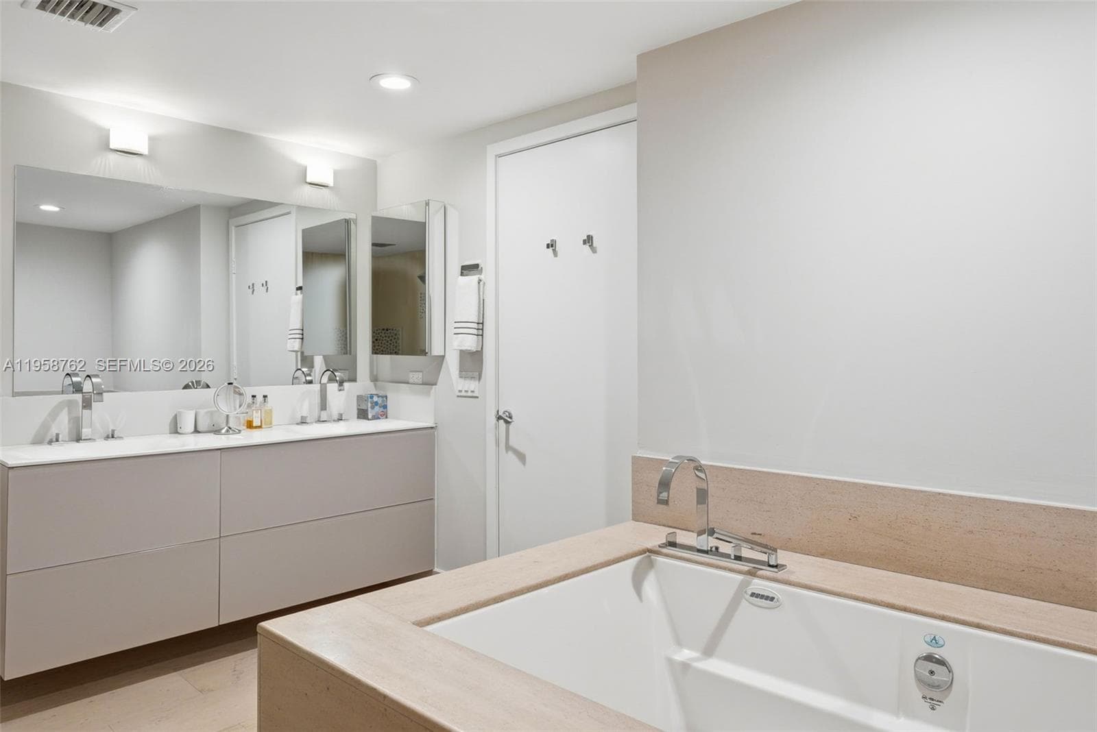 5875 Collins Ave 502 photo 9