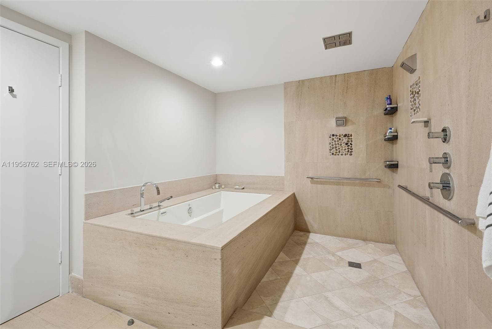 5875 Collins Ave 502 photo 11