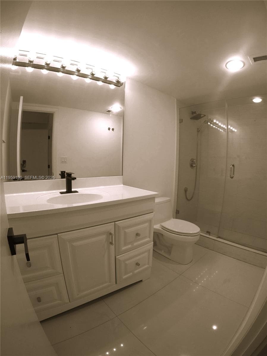 19390 Collins Ave 1223 photo 23