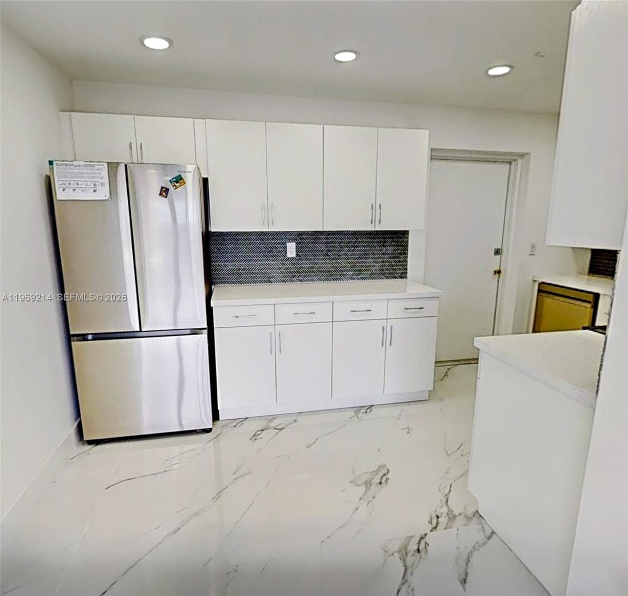 16850 S Glades Dr 4J photo 7