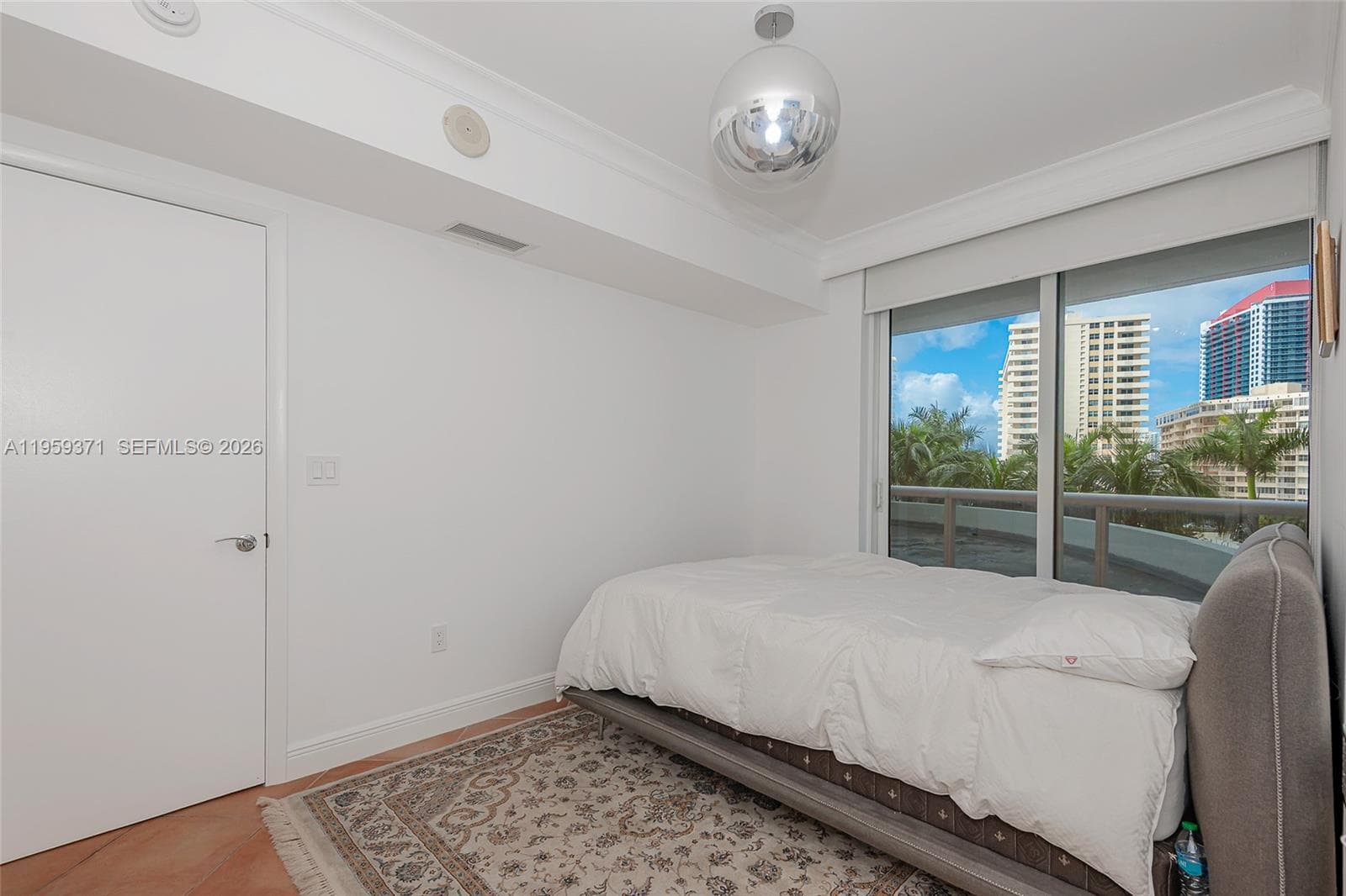 1850 Ocean Dr 408 photo 19