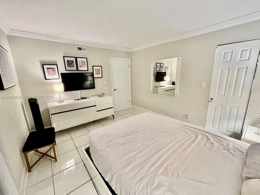 4800 Bayview Dr 505 photo 12
