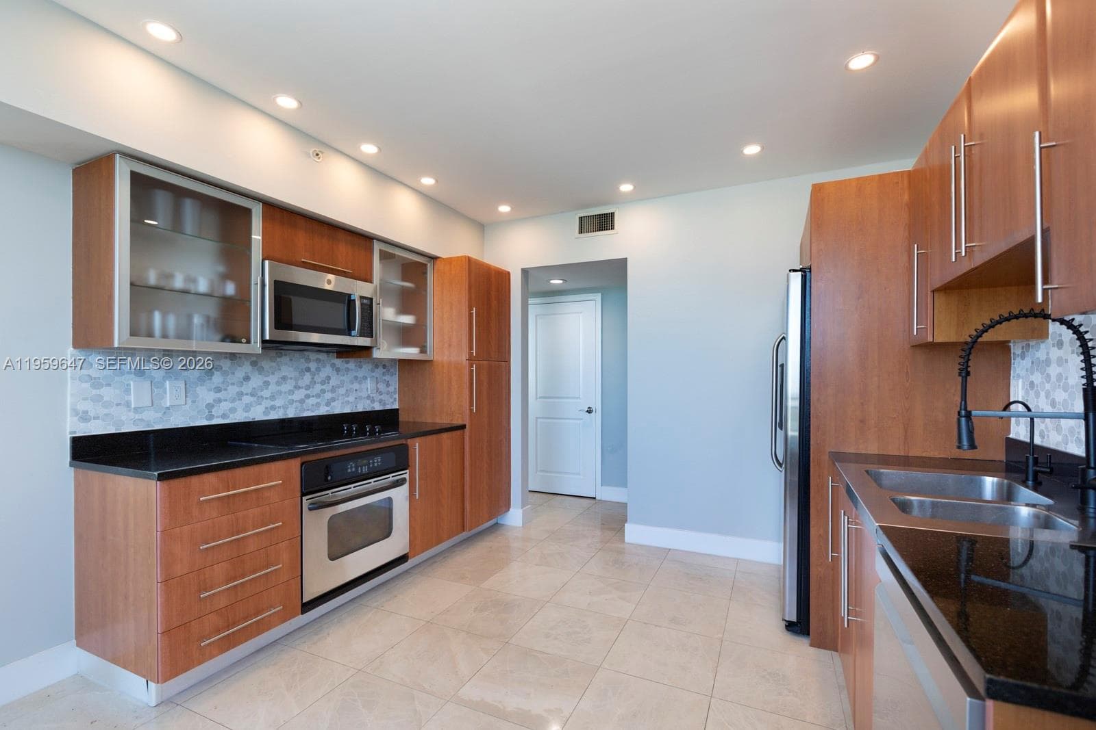 610 W Las Olas Blvd 2014N photo 14