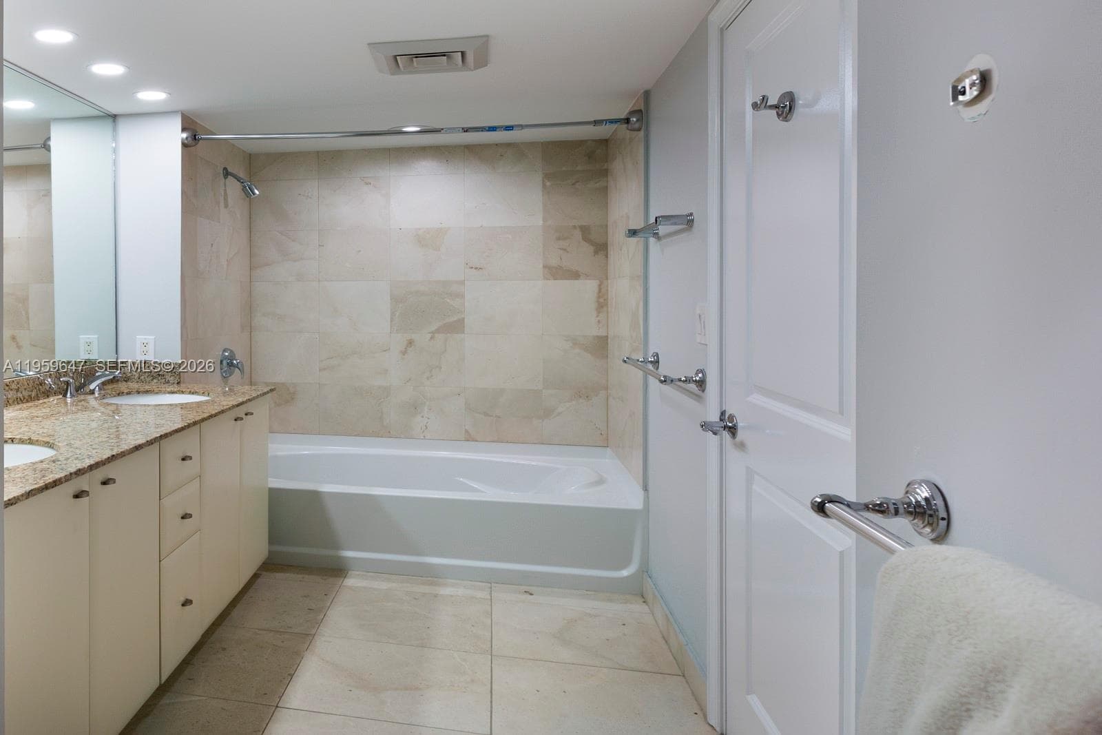 610 W Las Olas Blvd 2014N photo 19