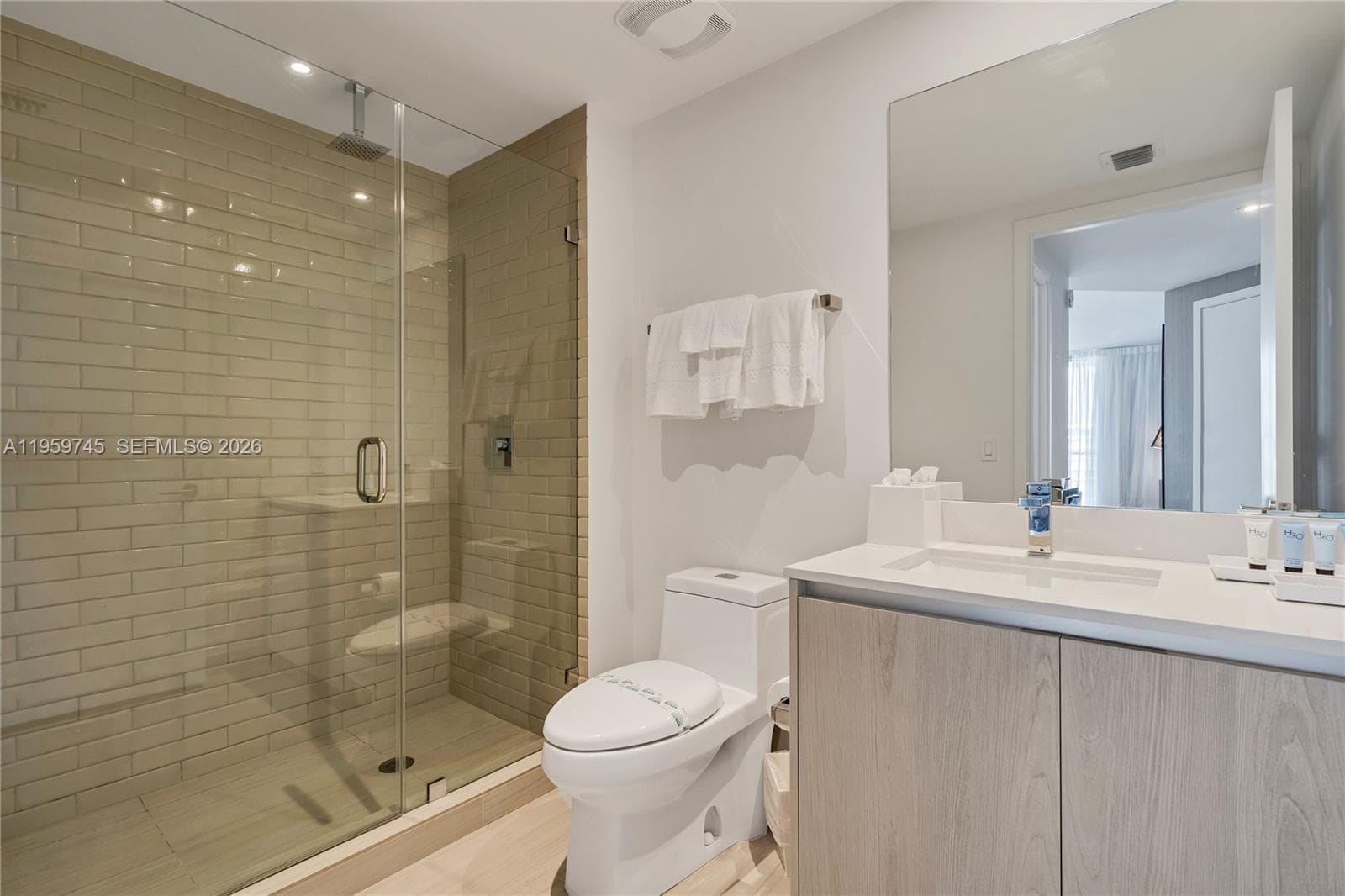 4010 Ocean Dr R2301 photo 14