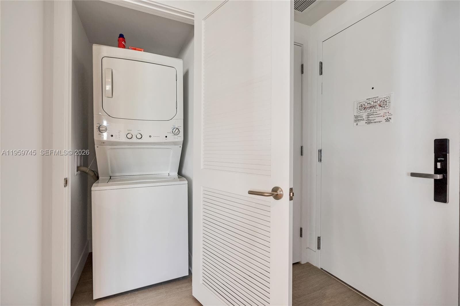 4010 Ocean Dr R2301 photo 25