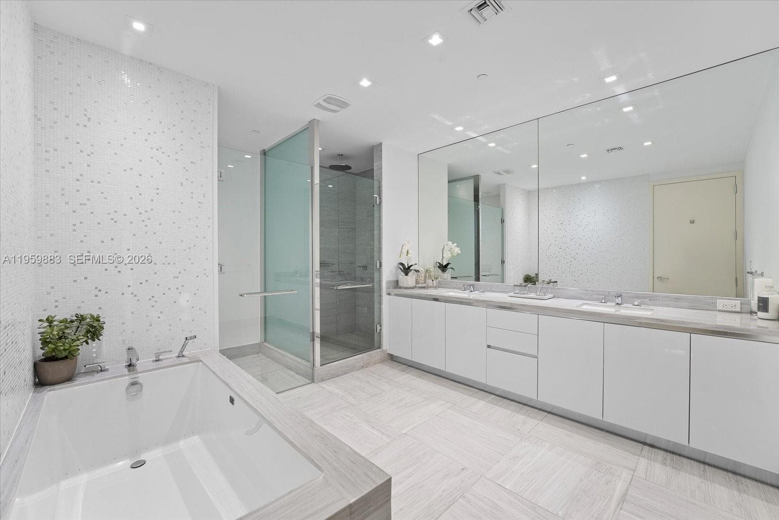 16901 Collins Ave 2503 photo 17