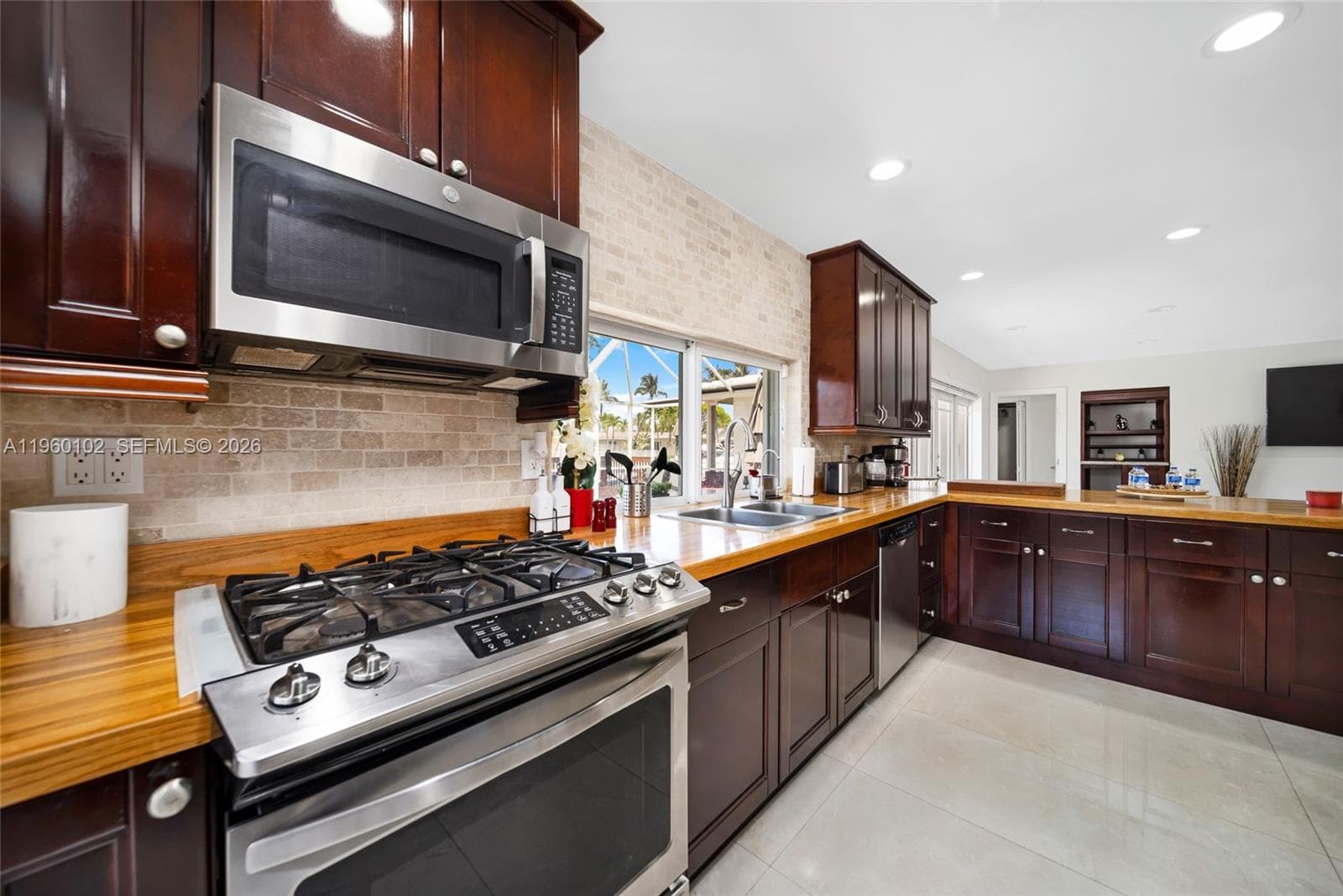 31 12th St photo 12