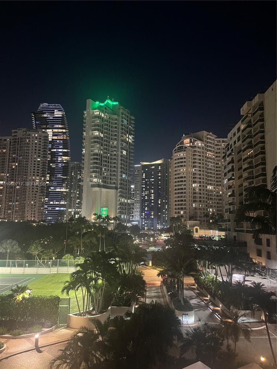 520 Brickell Key Dr A610 photo 1