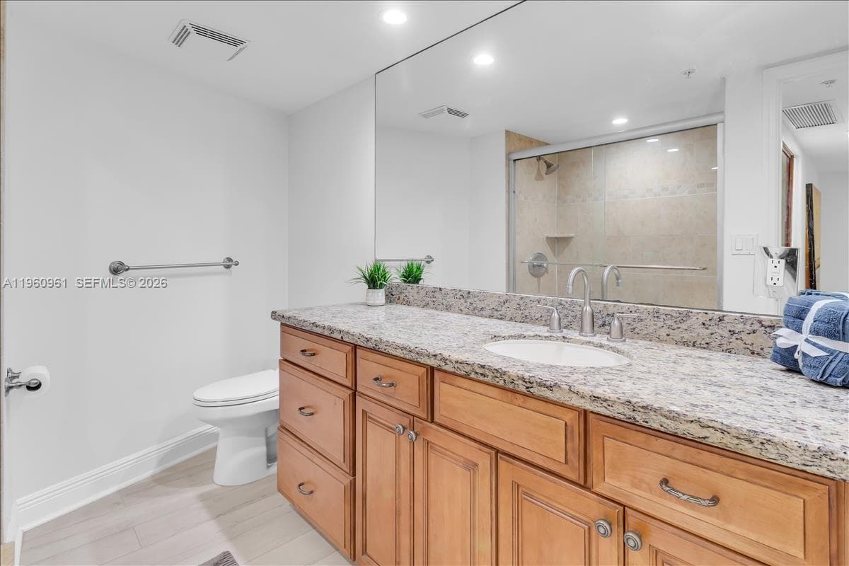 3000 Ocean Dr 3B photo 7