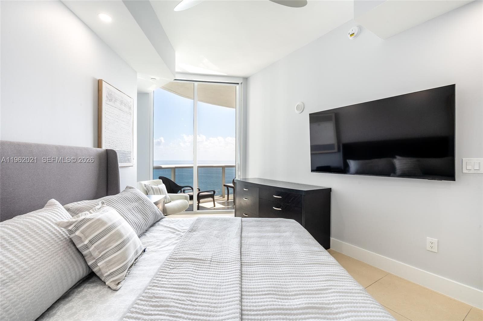 15901 Collins Ave 2303 photo 18