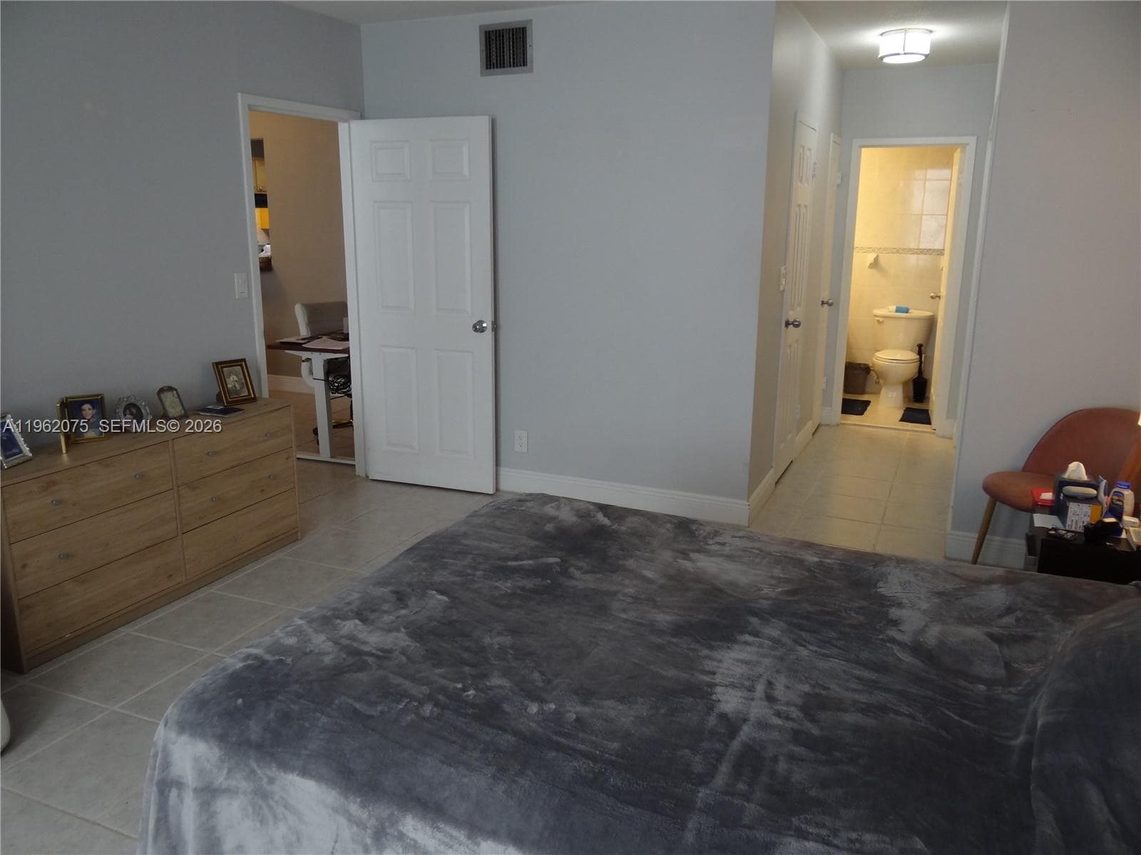 3725 S Ocean Dr 607 photo 23