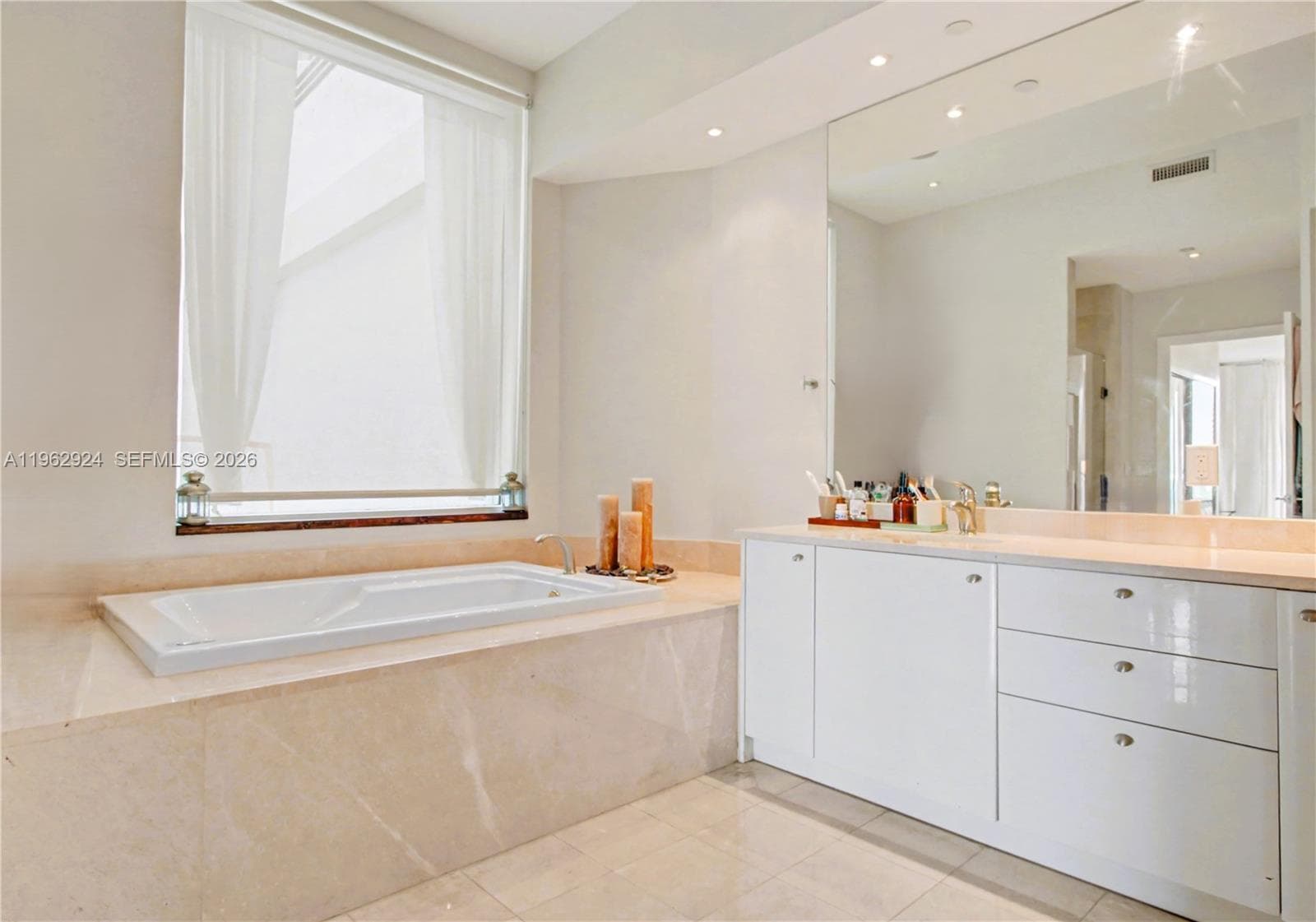 16500 Collins Ave TH-9 photo 12