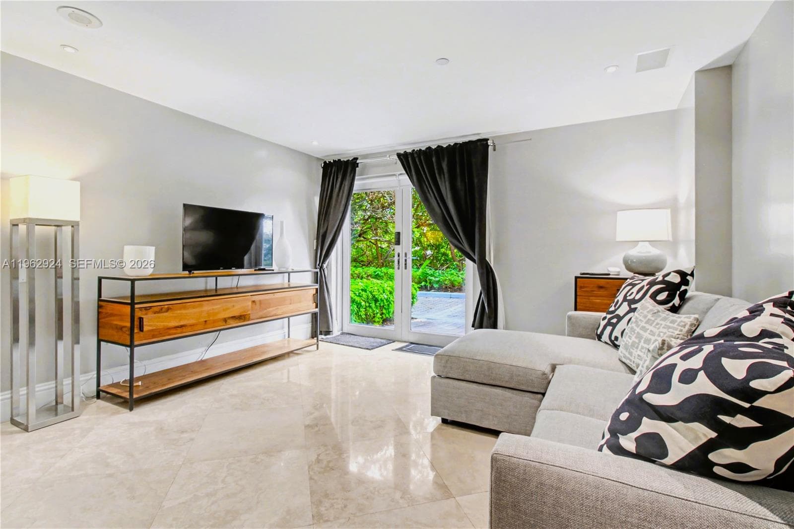 16500 Collins Ave TH-9 photo 9