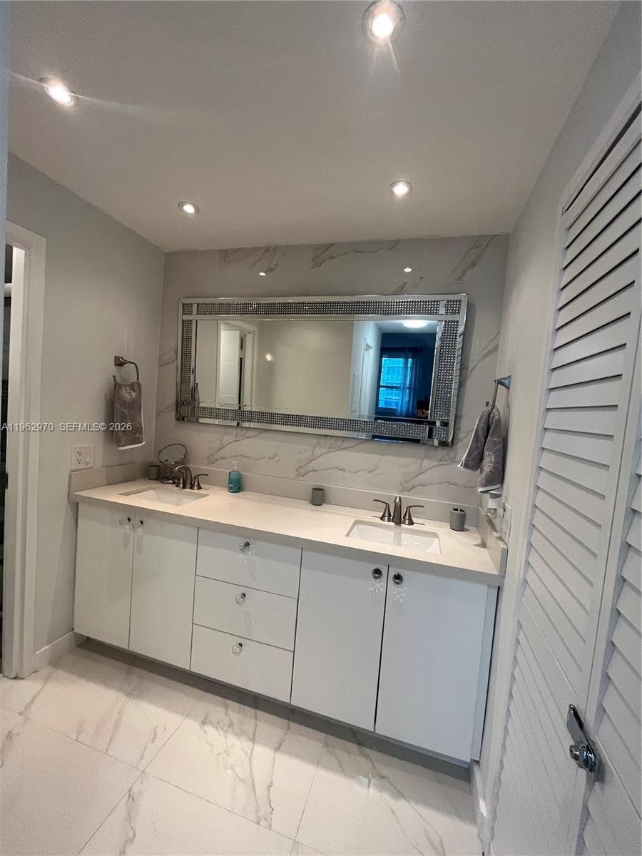 3505 S Ocean Dr 1510 photo 16
