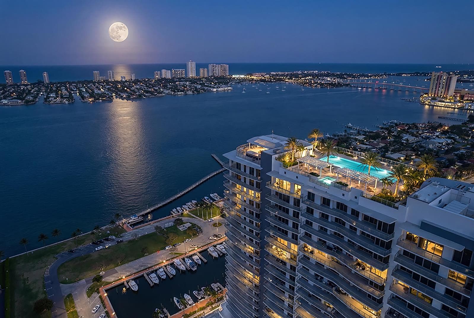 220 Lake Shore Drive 1011 photo 4