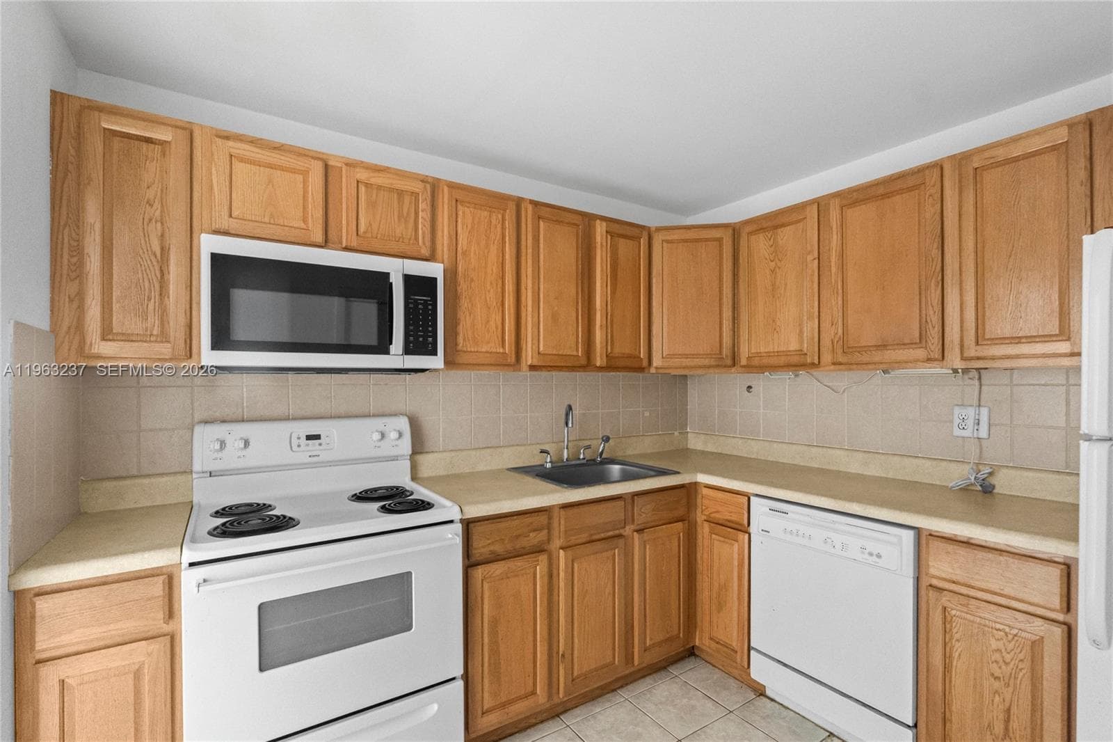 1410 Ocean Dr 503 photo 22