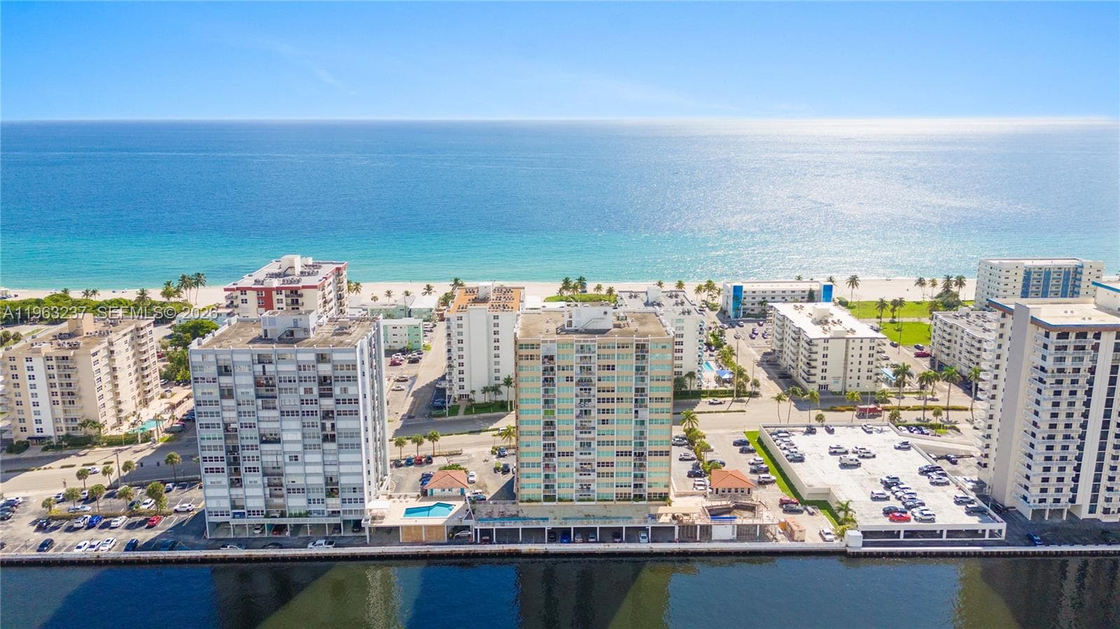 1410 Ocean Dr 503 photo 14