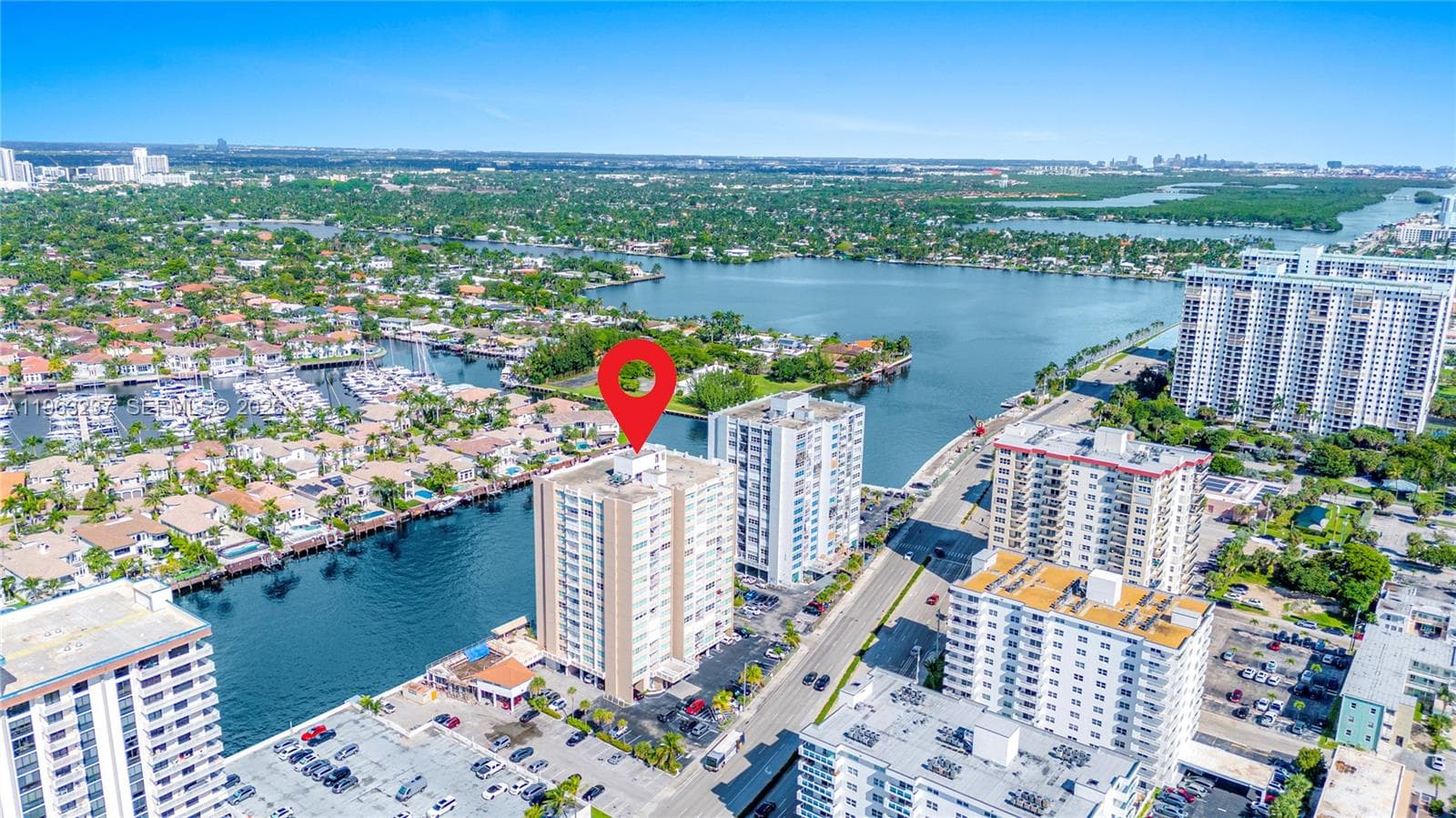 1410 Ocean Dr 503 photo 19