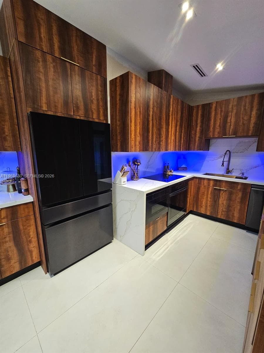 2543 Gulfstream Ln photo 13