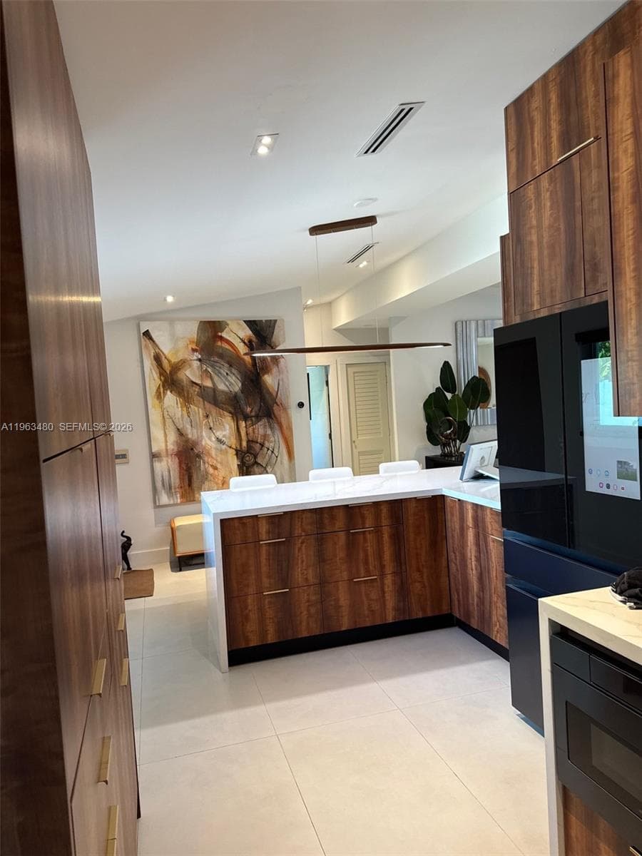2543 Gulfstream Ln photo 12