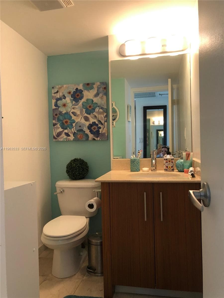 10275 Collins Ave 427 photo 8