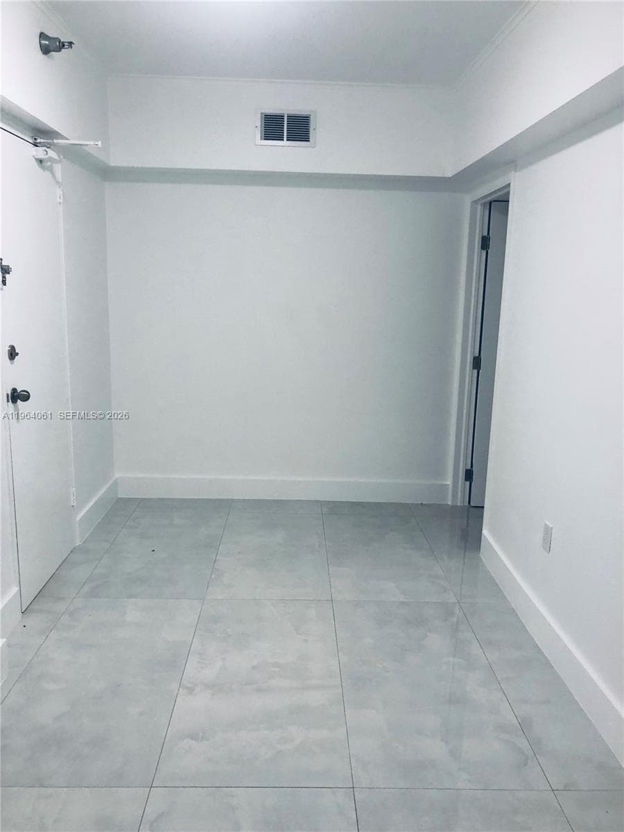 10185 Collins Ave 209 photo 6