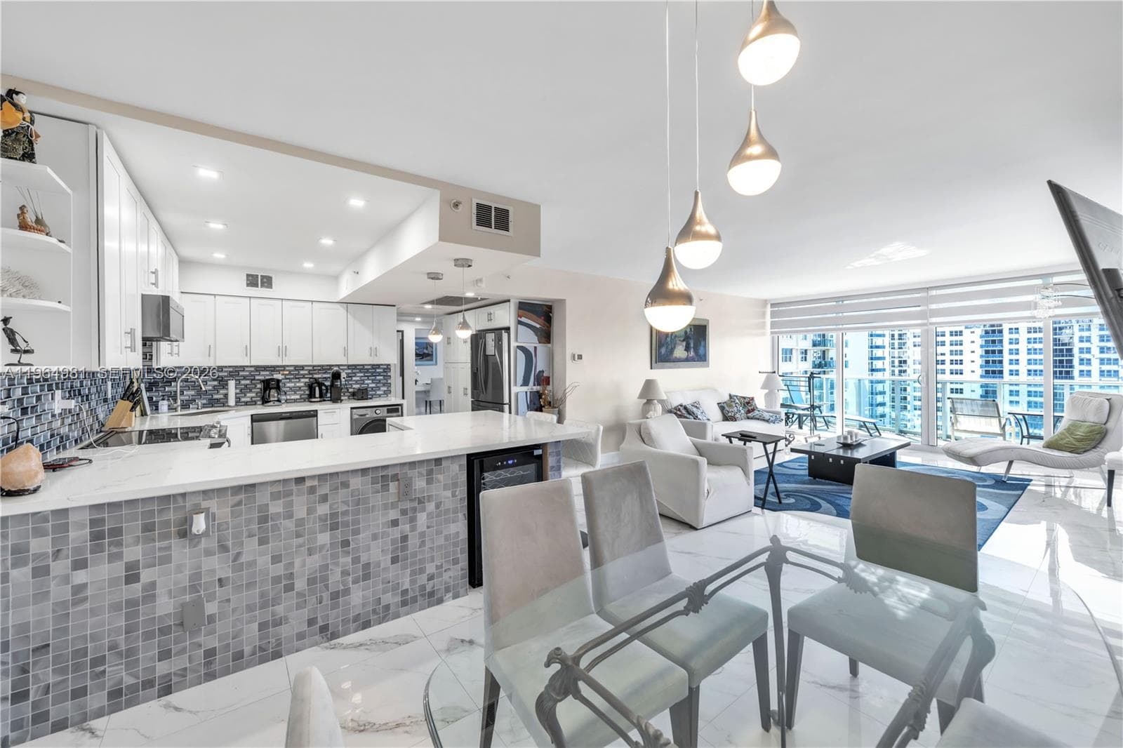 2501 S Ocean Dr 1535(AvailableAug20) photo 8