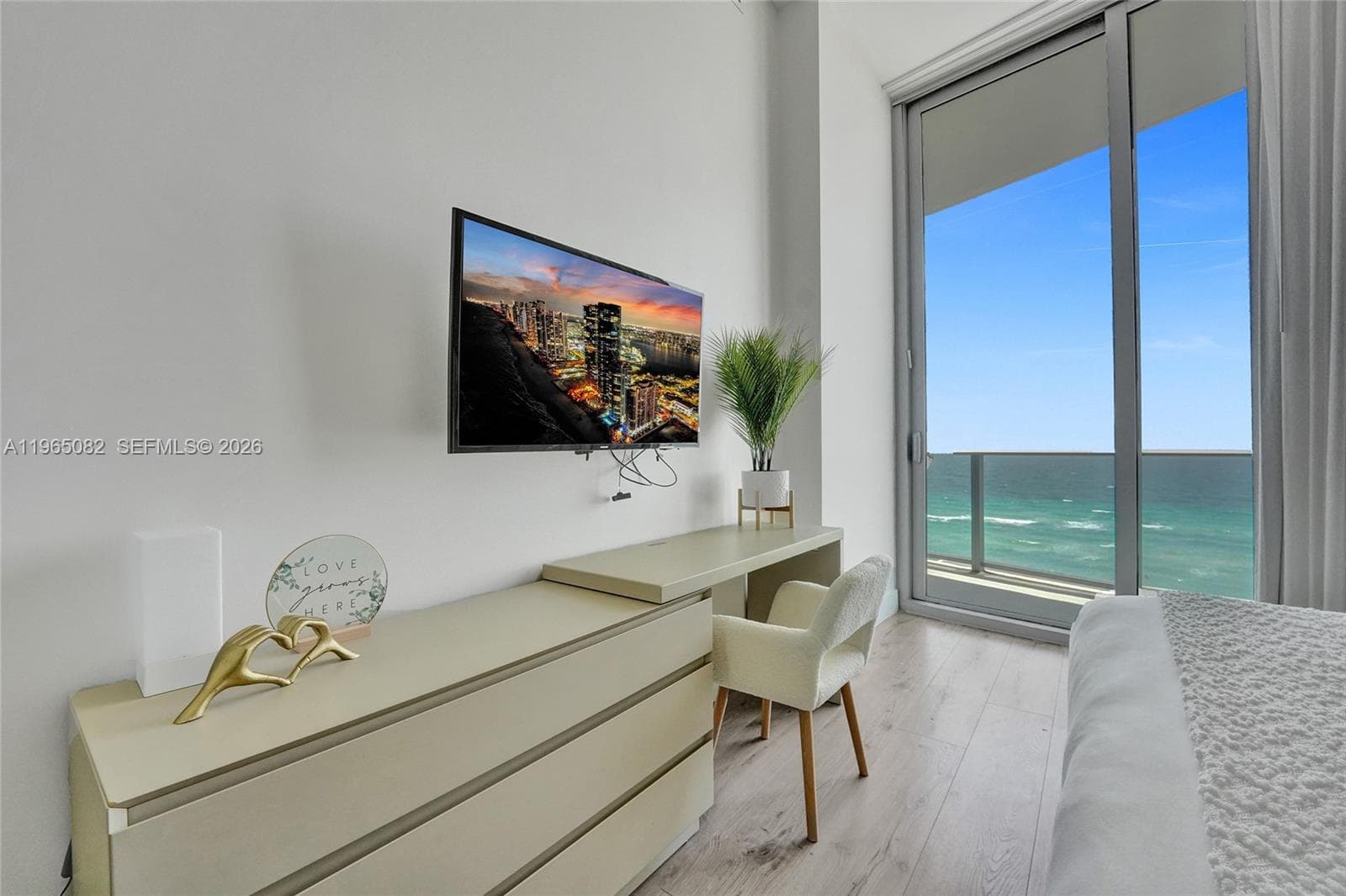 4111 Ocean Dr 603 photo 11