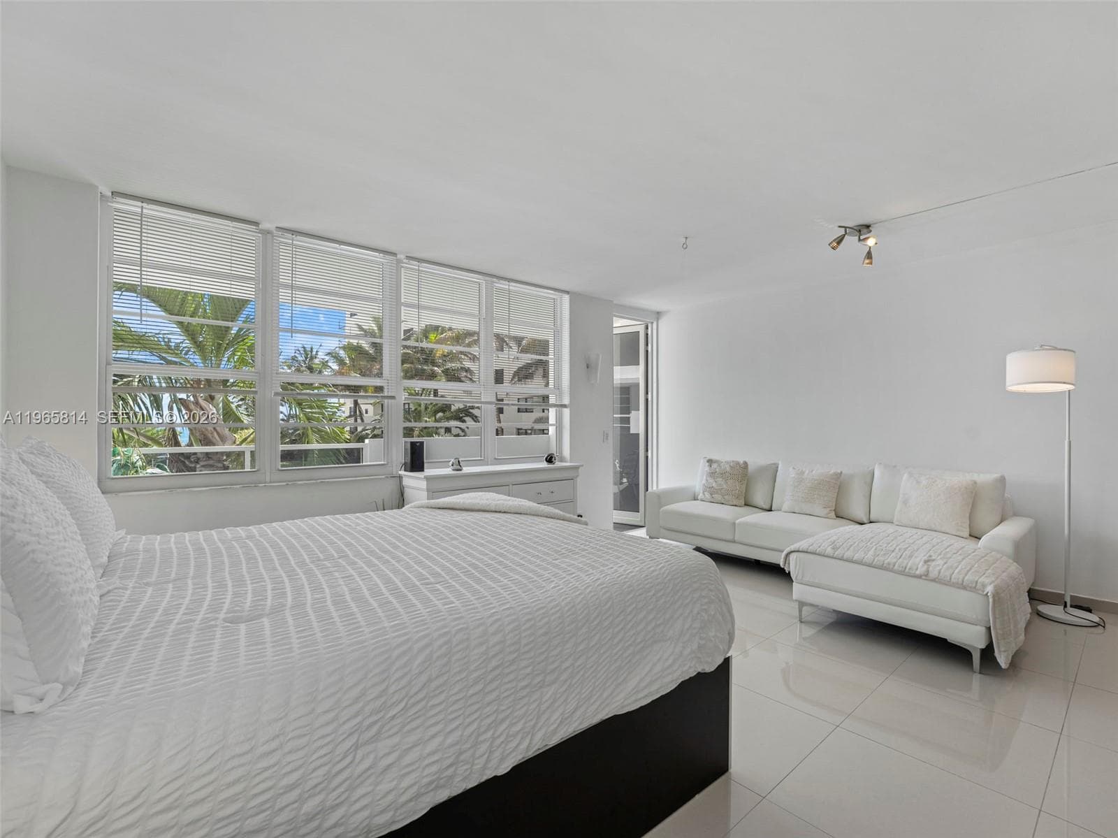 100 Lincoln Rd 417 photo 14
