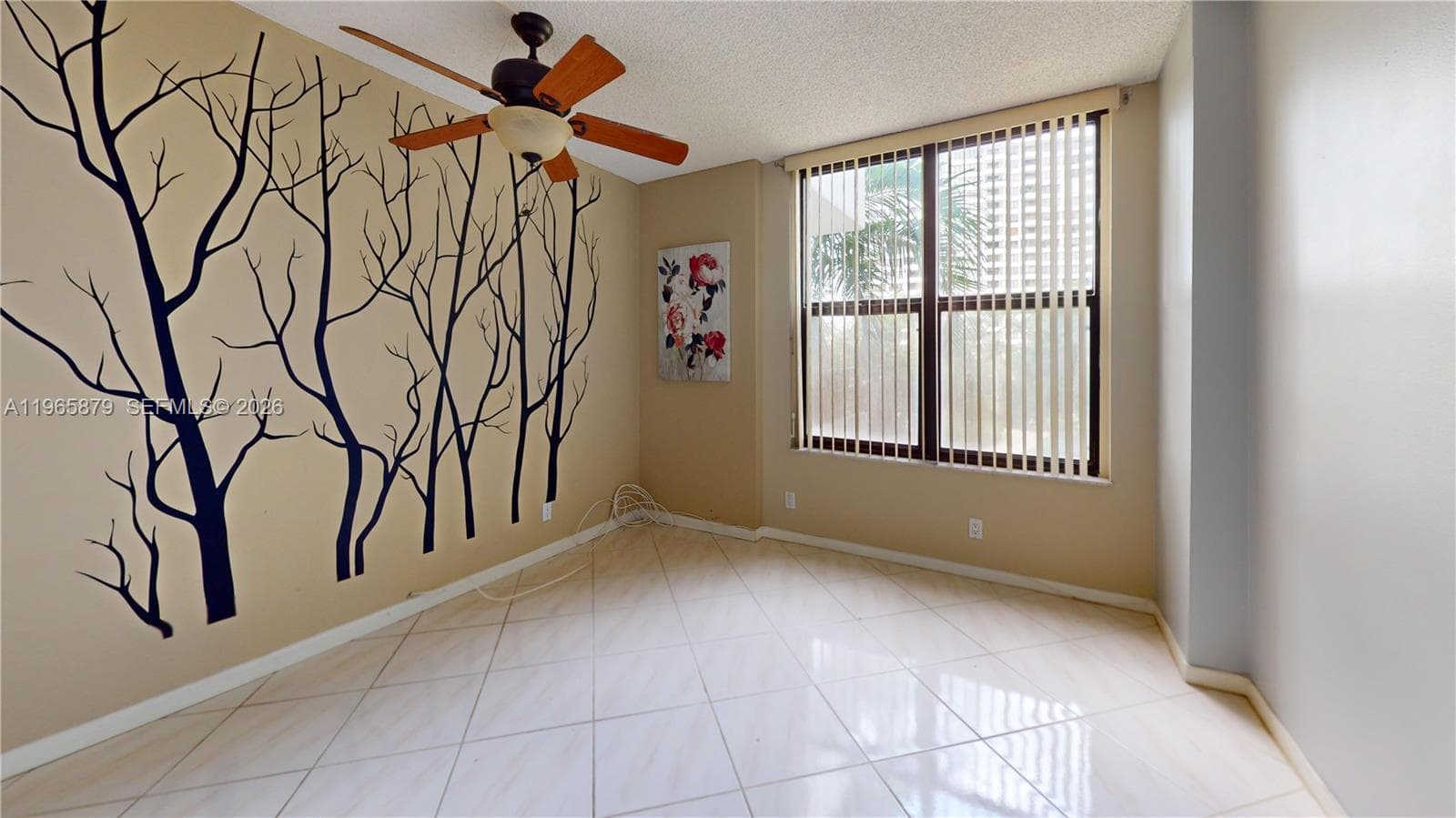 2500 PARKVIEW DR 417 photo 24