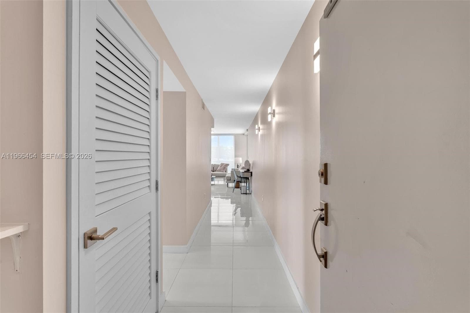 9901 E Bay Harbor Dr 403 photo 2