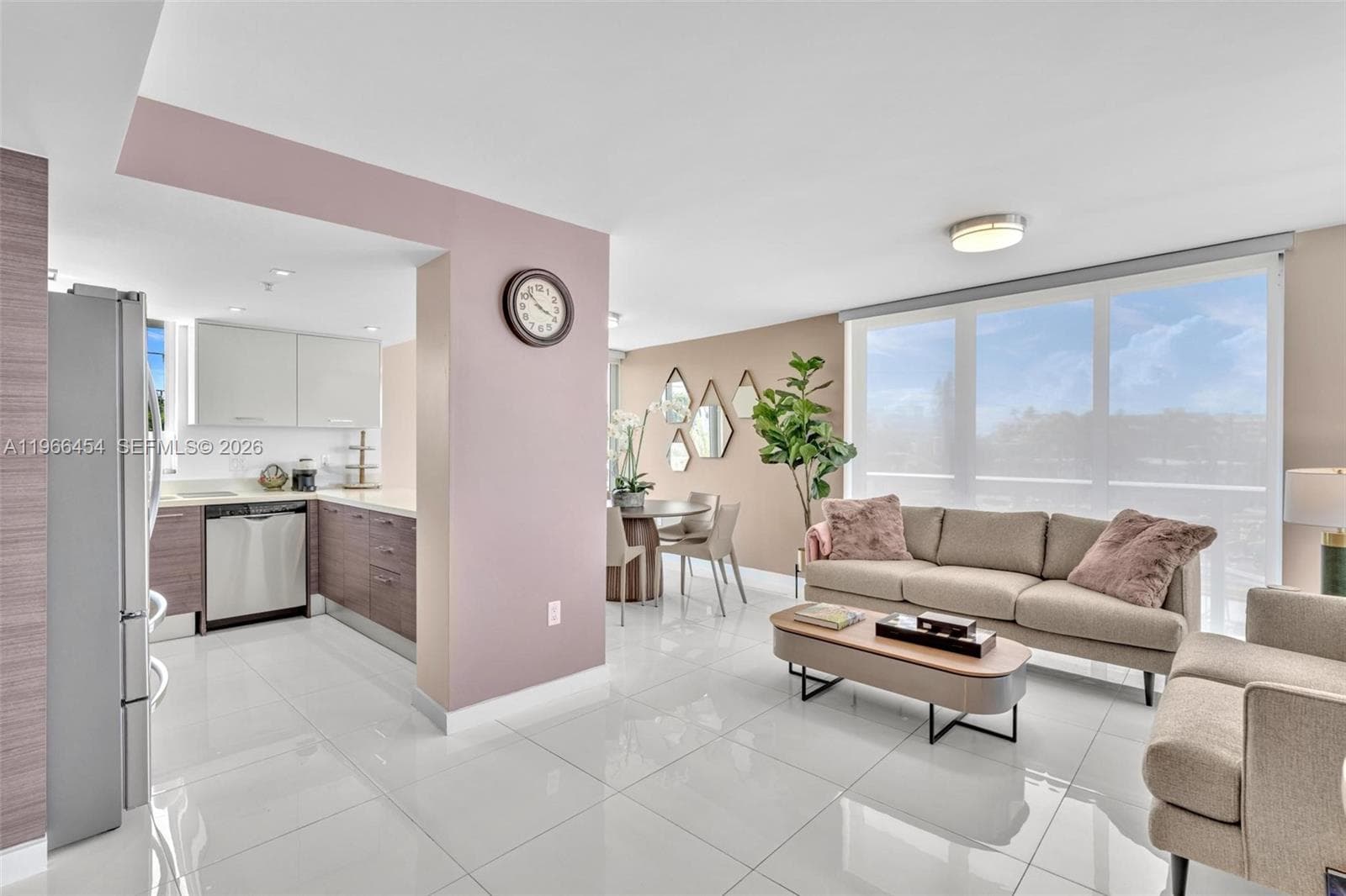 9901 E Bay Harbor Dr 403 photo 5