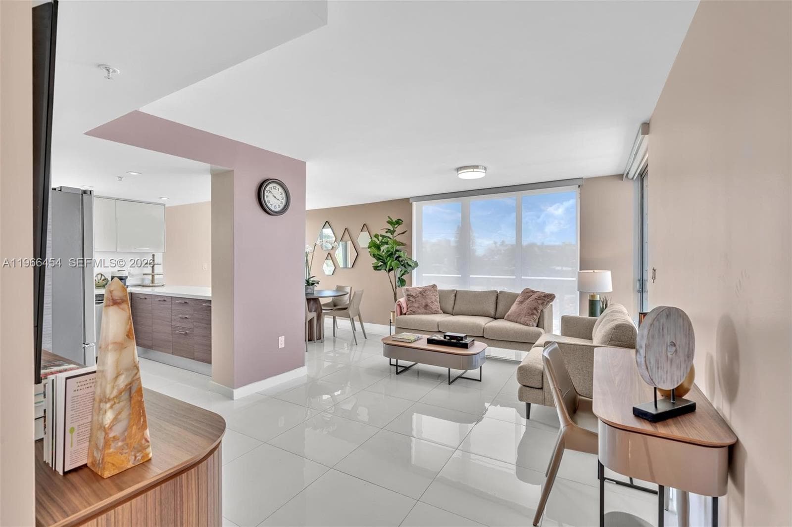 9901 E Bay Harbor Dr 403 photo 4