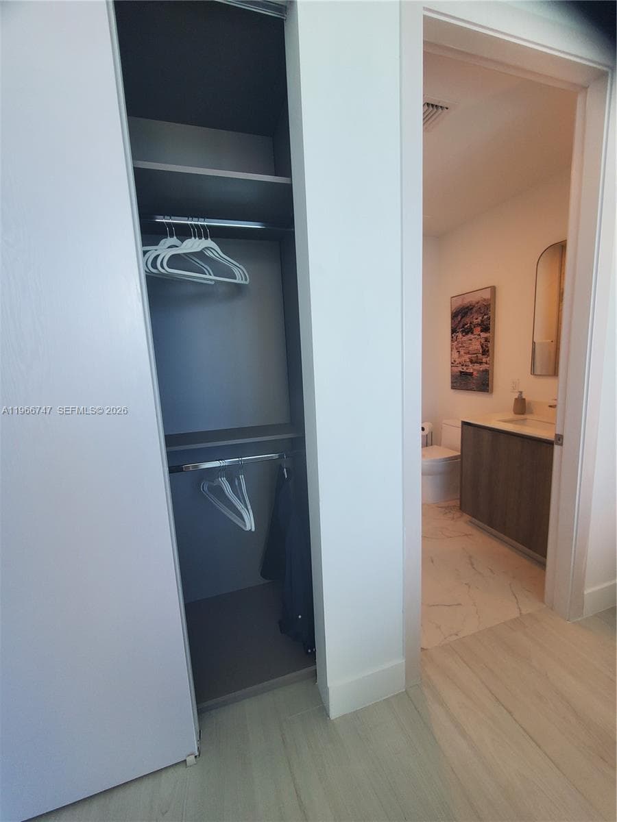17550 COLLINS 1402 photo 20