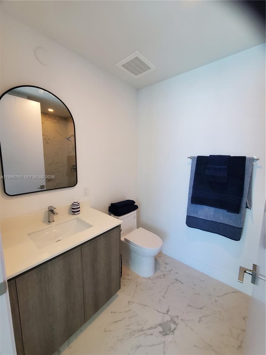 17550 Collins Ave 1403 photo 11