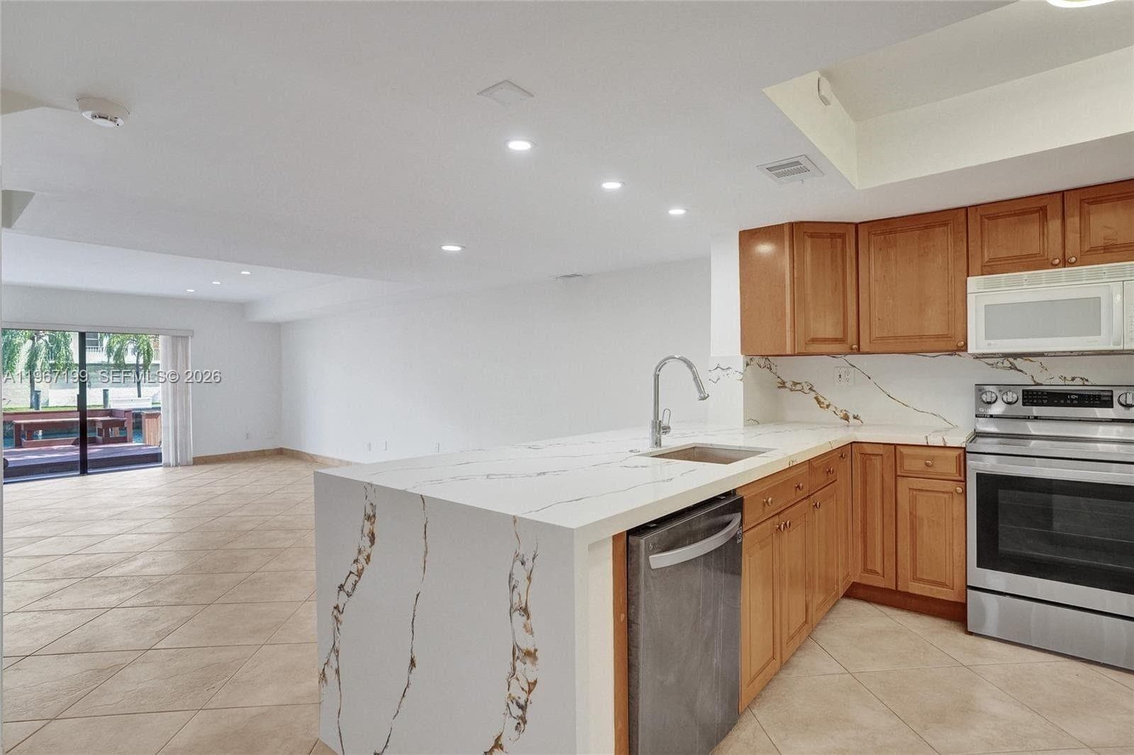 2689 165th St 56 photo 22