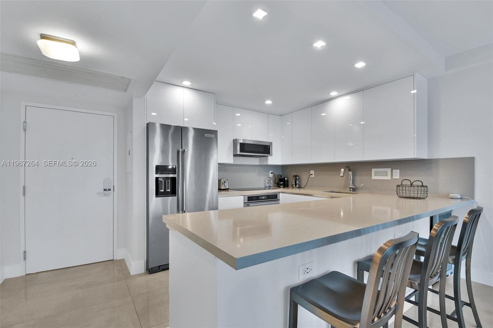 2301 Collins Ave 303 photo 7