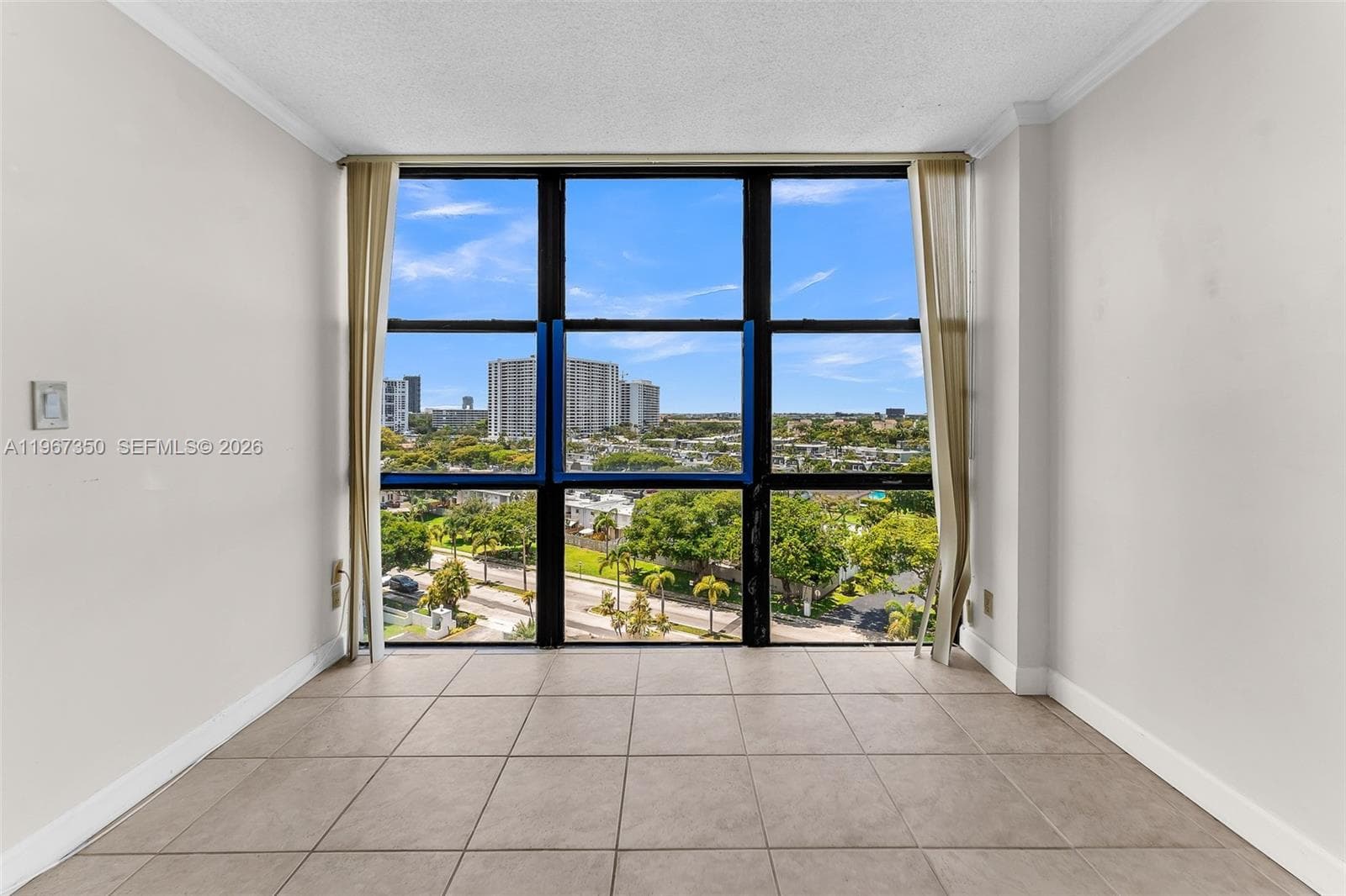 800 Parkview Dr 1007 photo 17