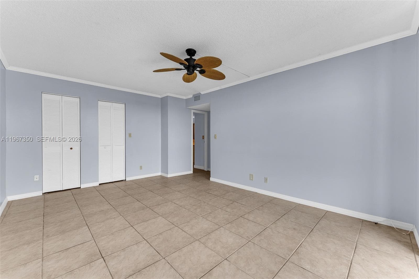 800 Parkview Dr 1007 photo 19