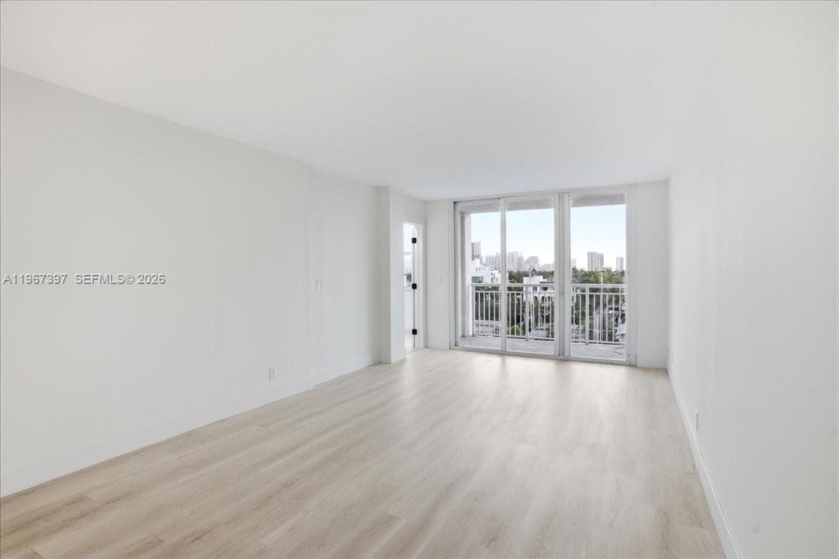 155 Isle Of Venice Dr 701 photo 7