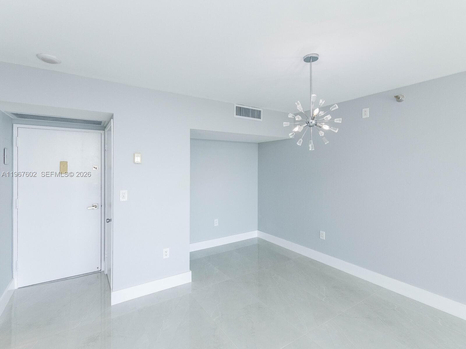 20505 E COUNTRY CLUB DR 634 photo 9