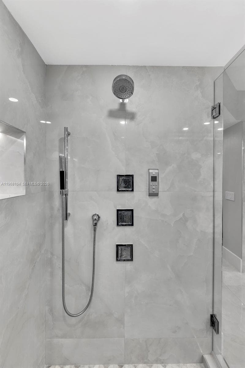 2051 3rd St 406 photo 25