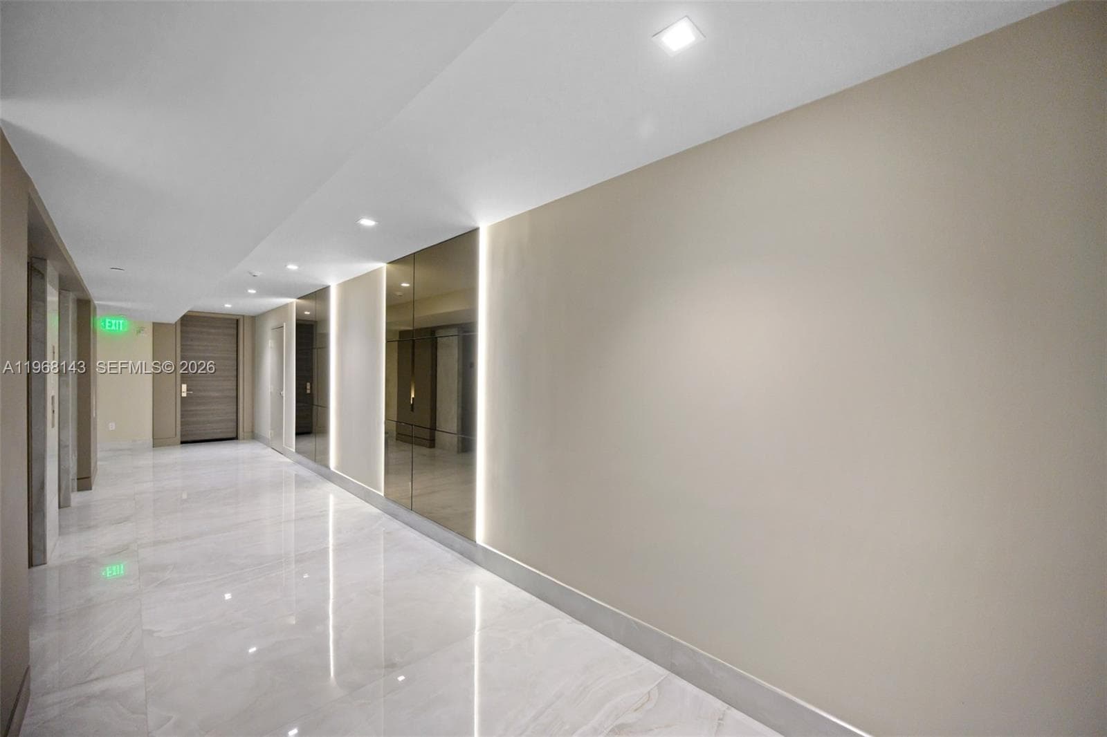3301 NE 183 2209 photo 3