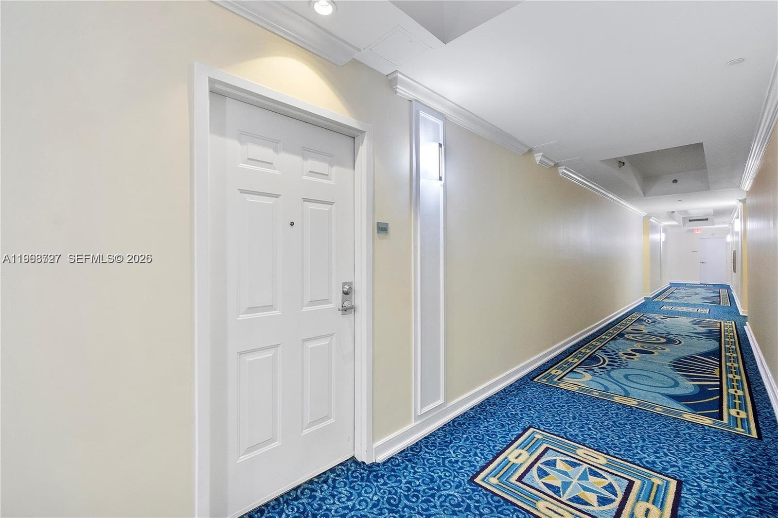 1819 SE 17th St 1606 photo 2