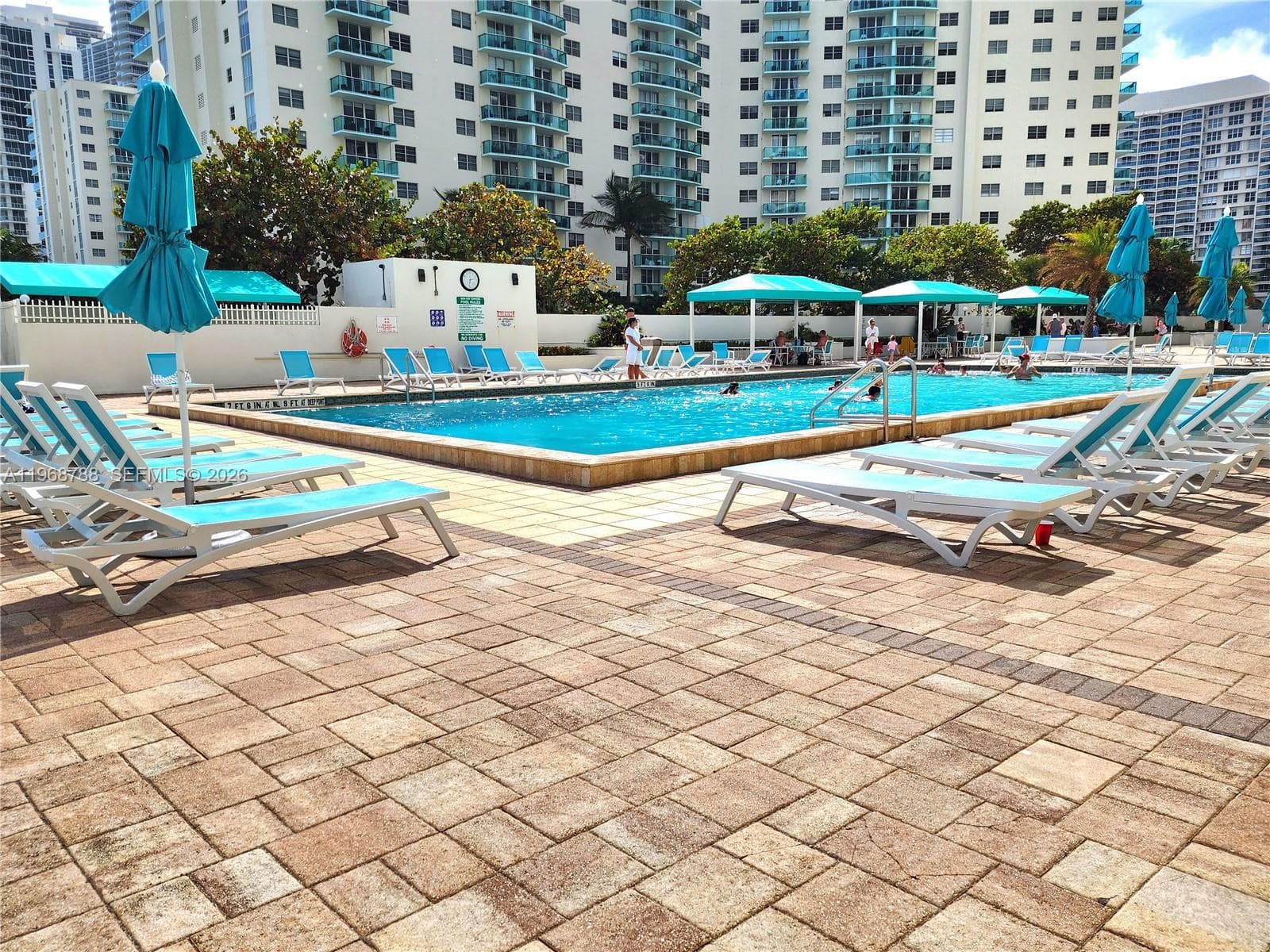3725 Ocean Dr 620 photo 20