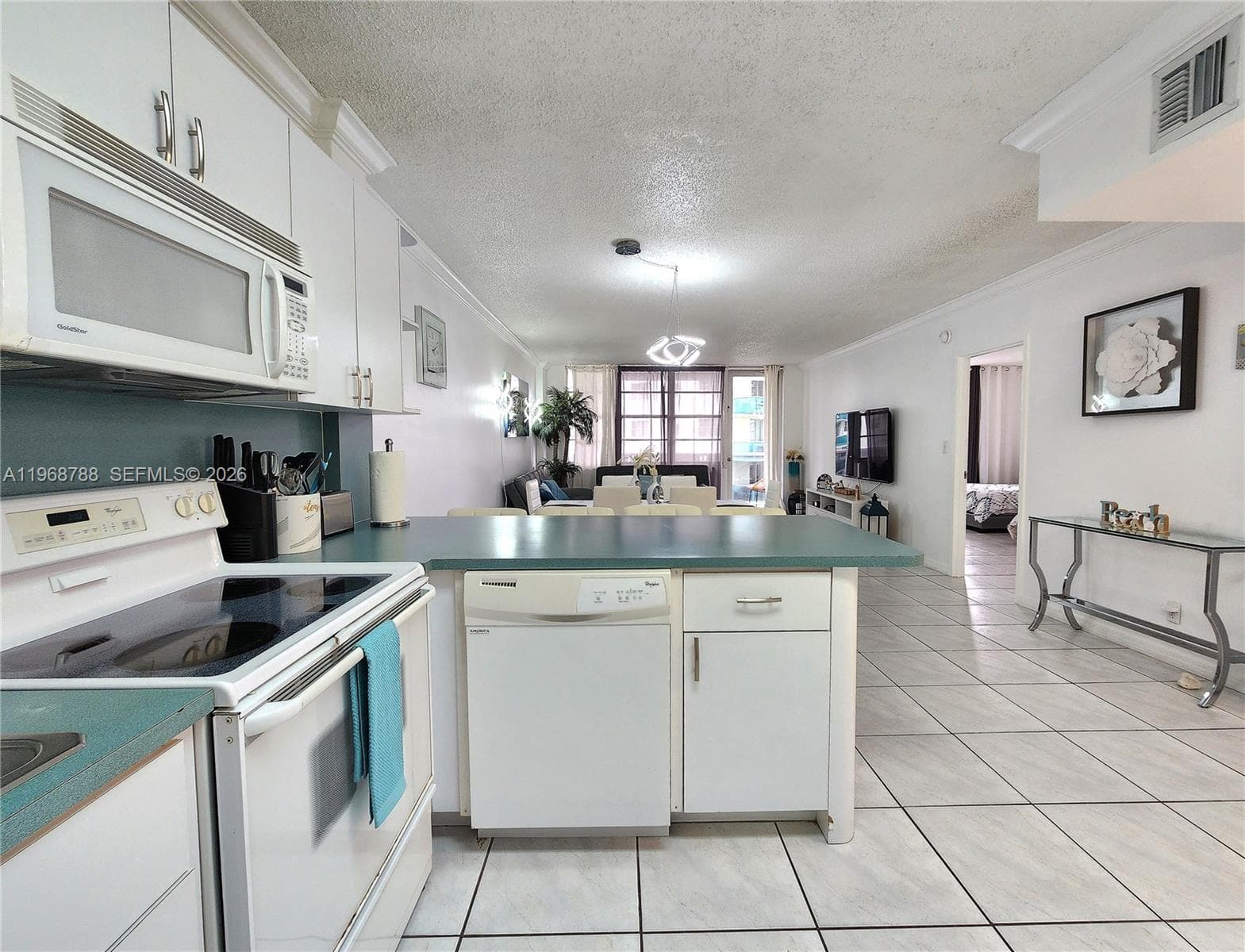 3725 Ocean Dr 620 photo 9