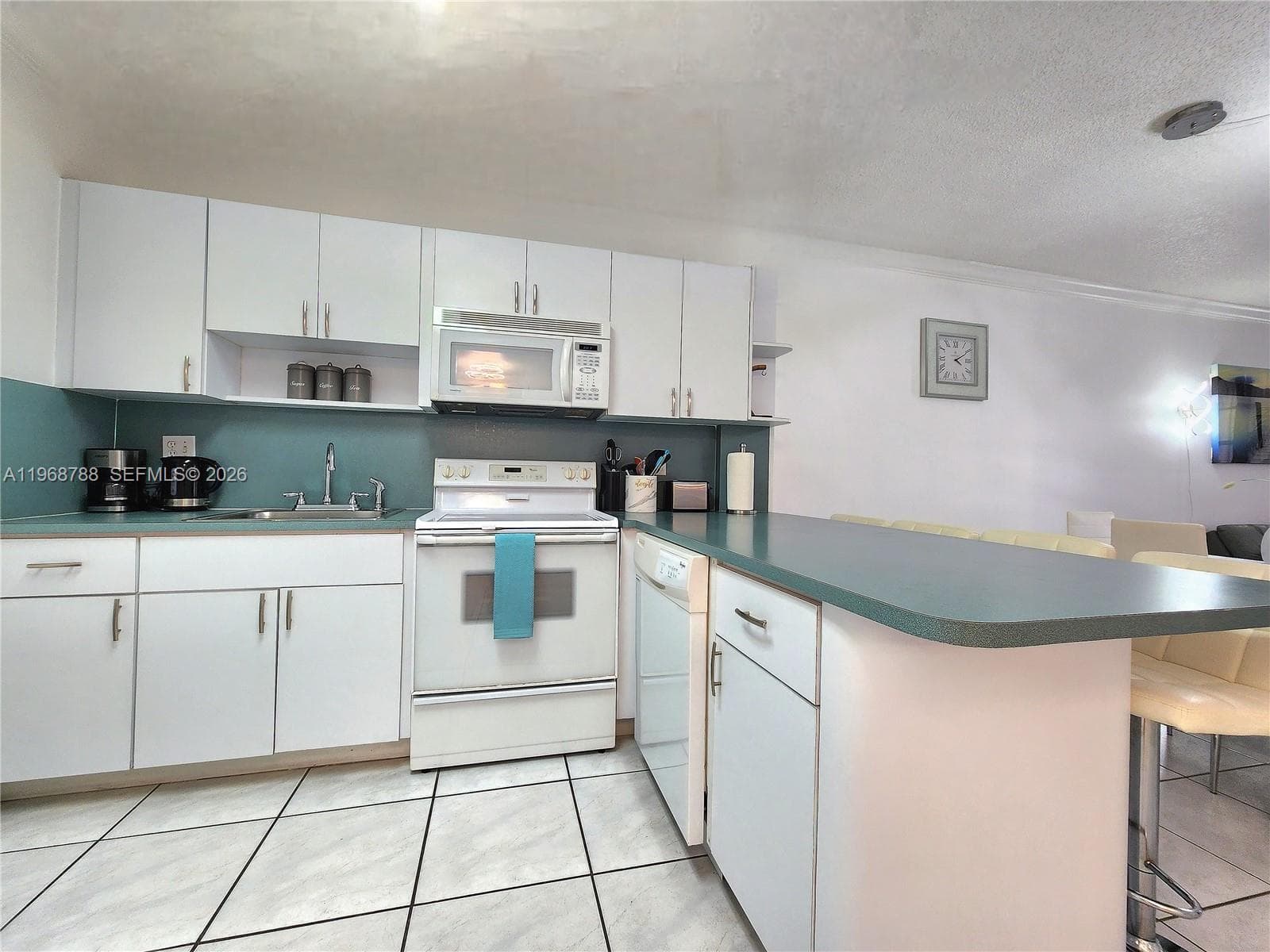 3725 Ocean Dr 620 photo 8