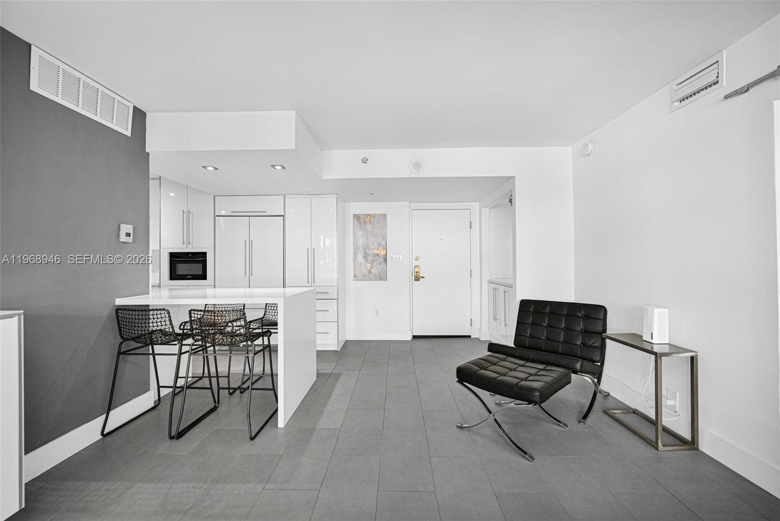5225 Collins Ave 714 photo 11