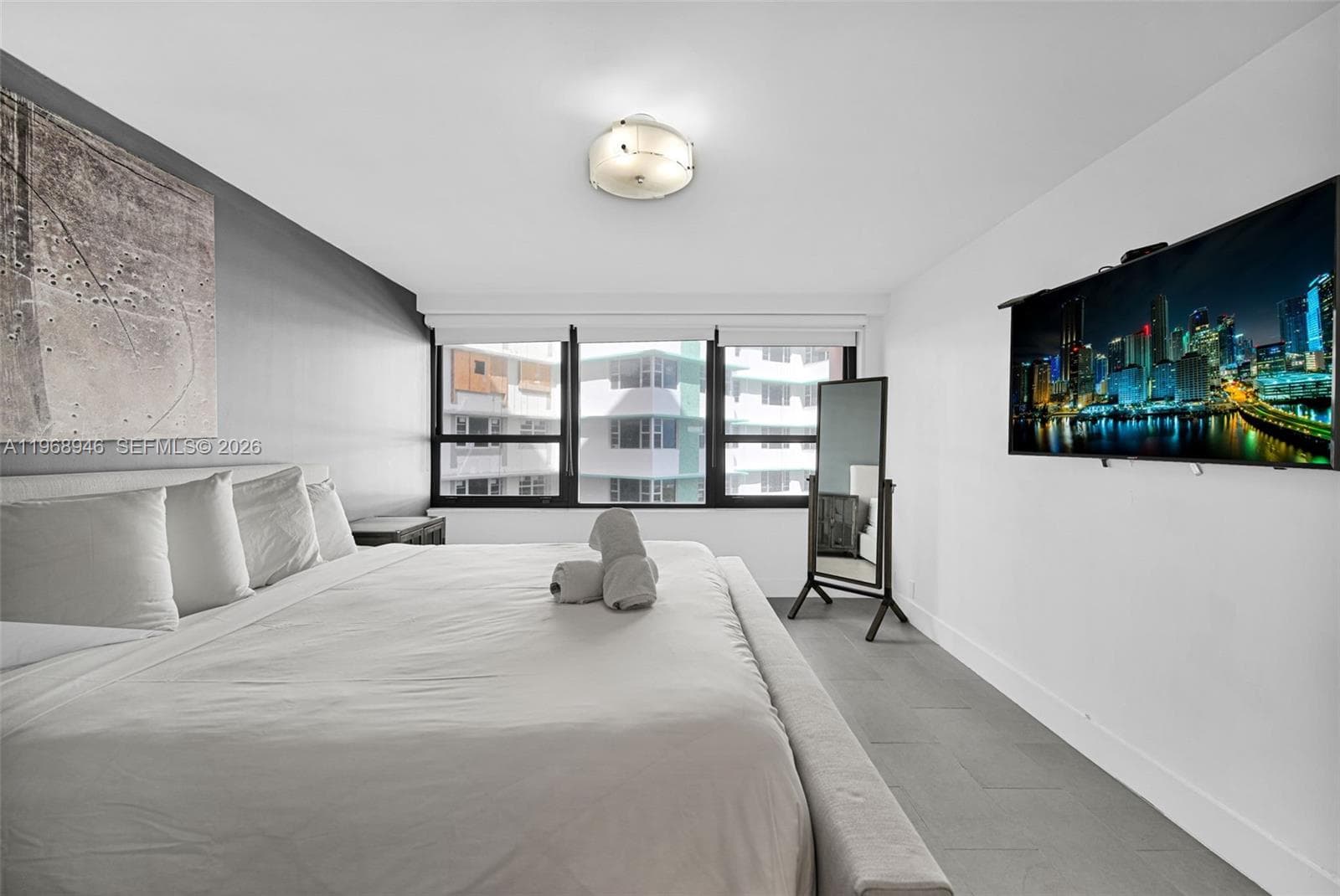 5225 Collins Ave 714 photo 19